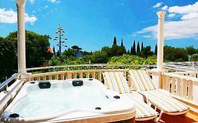 Apartments & Rooms Cakelic